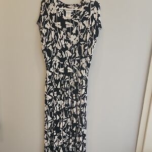 Serra Black and White Floral Maxi Dress